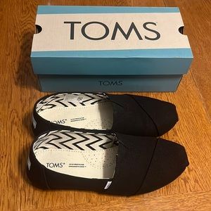 Black size 7 Toms Alpargata Canvas Shoes